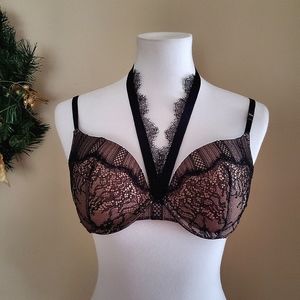 NWT! Tan and Black Laced Pushup Bra with Neckstrap